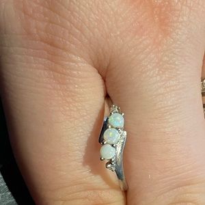 10k gold opal ring with diamond accents size 8